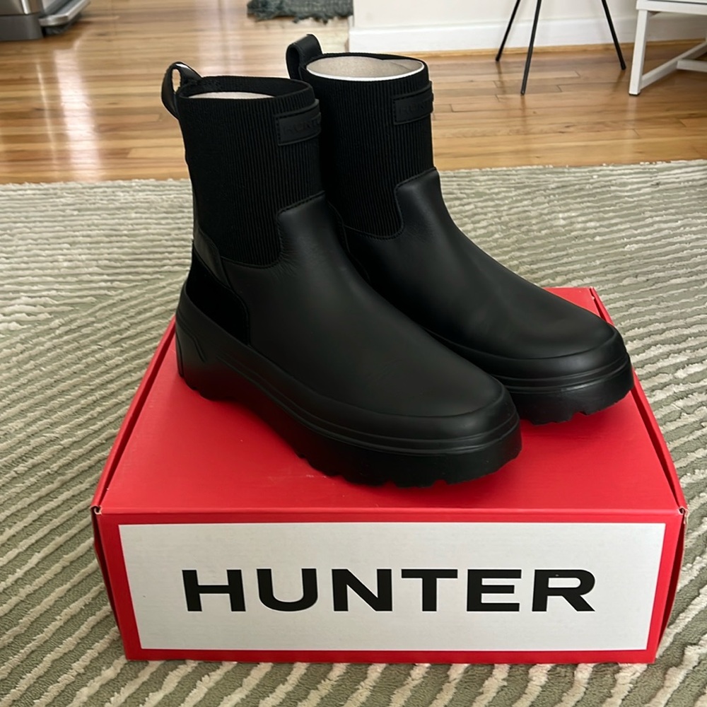 Hunter Chelsea Platform Boots - Black - Size 7 - Like New